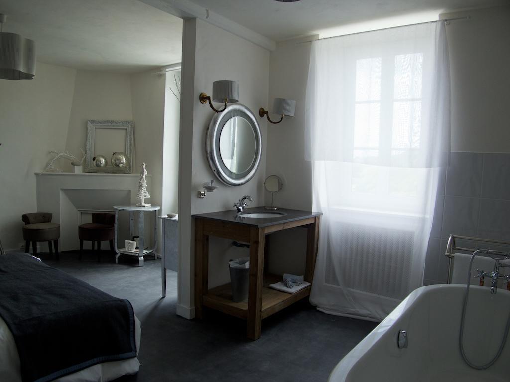 Maison D'Alienor Taillebourg  Room photo